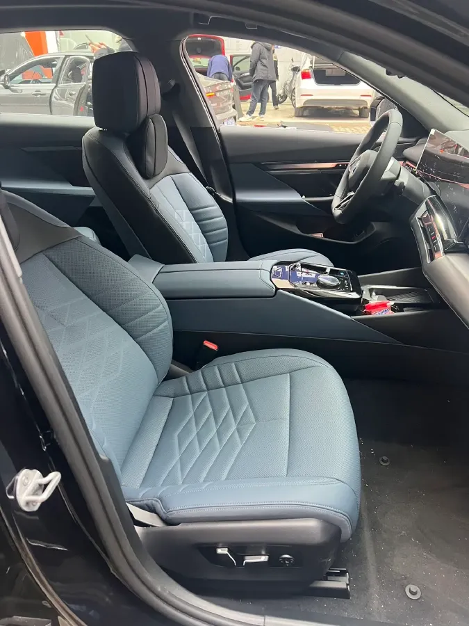 2025 BMW i5 BEV 96.96KWH,autocango,china used car exporter,china ev exporter,chinese used car exporter,chinese used ev exporter