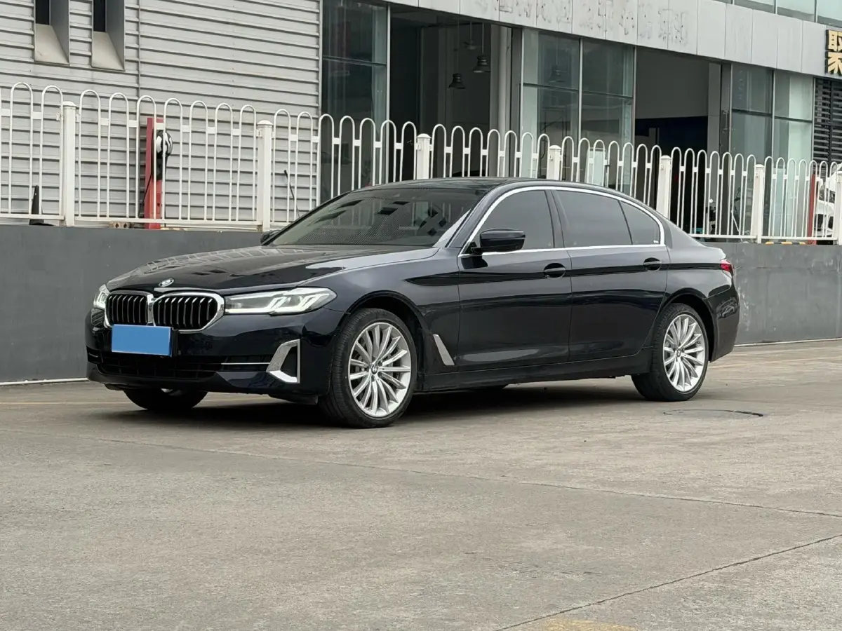 2022 BMW 5 Series 2.0T 252HP L4 8AT