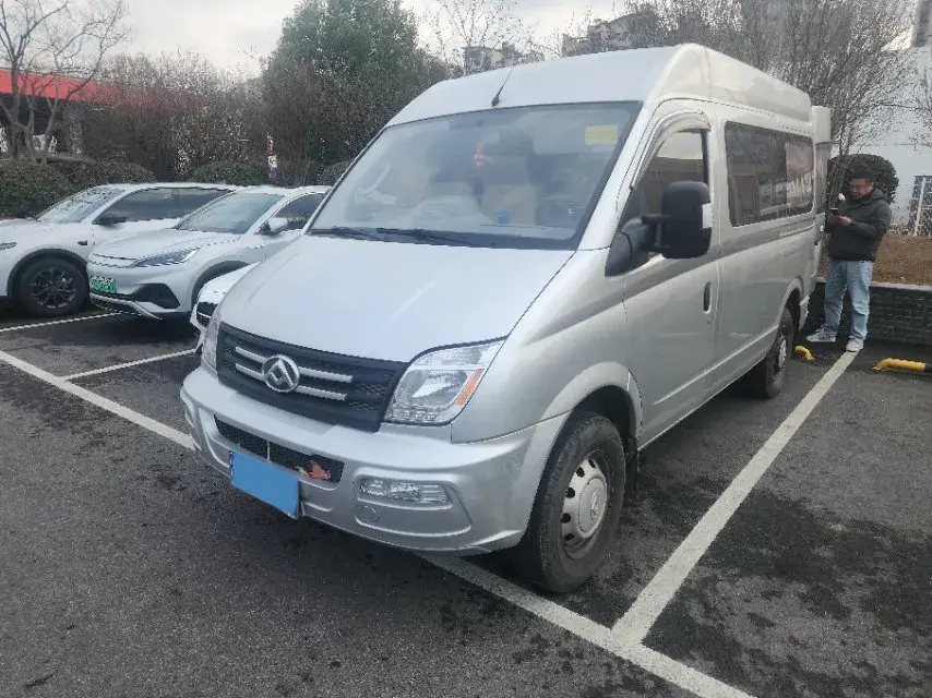 2020 MAXUS XinTu V80 2.5T 136HP L4 6MT