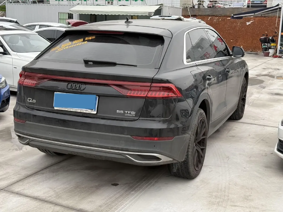 2022 Audi Q8 3.0T 340HP V6 8AT,autocango,china used car exporter,china ev exporter,chinese used car exporter,chinese used ev exporter