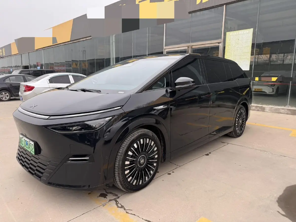 2025 Xpeng X9 BEV