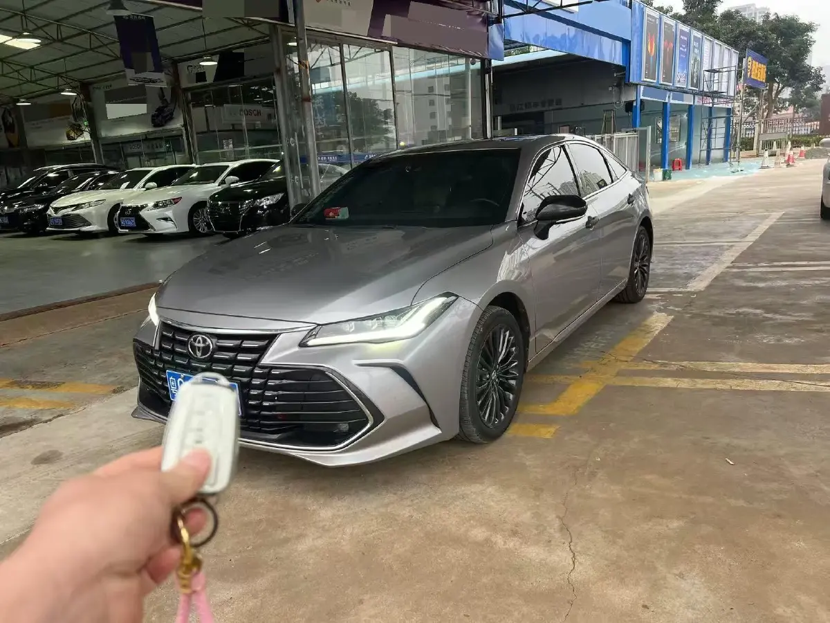 2023 Toyota Avalon 2.0L 177HP L4 CVT