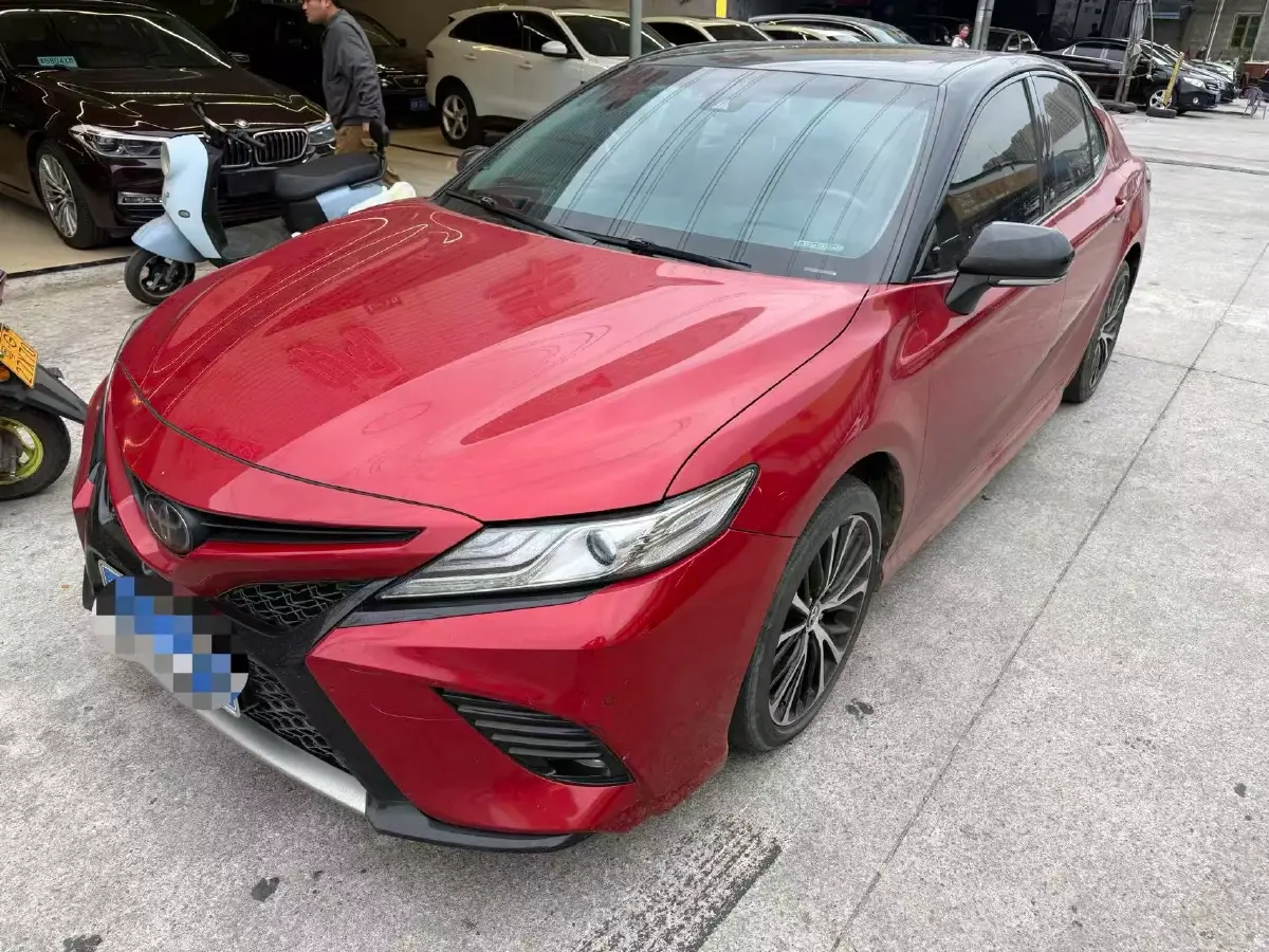 2019 Toyota Camry 2.5L 209HP L4 8AT