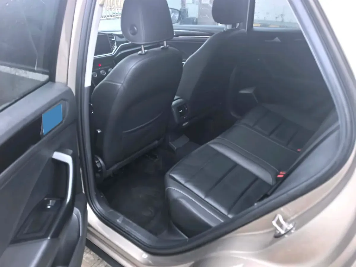 2021 Volkswagen T-Roc 1.4T 150HP L4 7DCT,autocango,china used car exporter,china ev exporter,chinese used car exporter,chinese used ev exporter