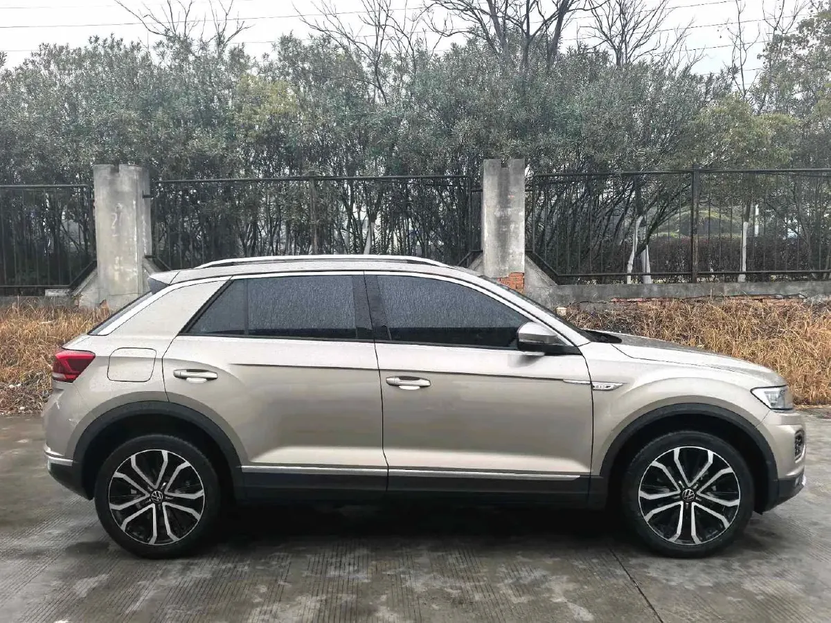 2021 Volkswagen T-Roc 1.4T 150HP L4 7DCT,autocango,china used car exporter,china ev exporter,chinese used car exporter,chinese used ev exporter