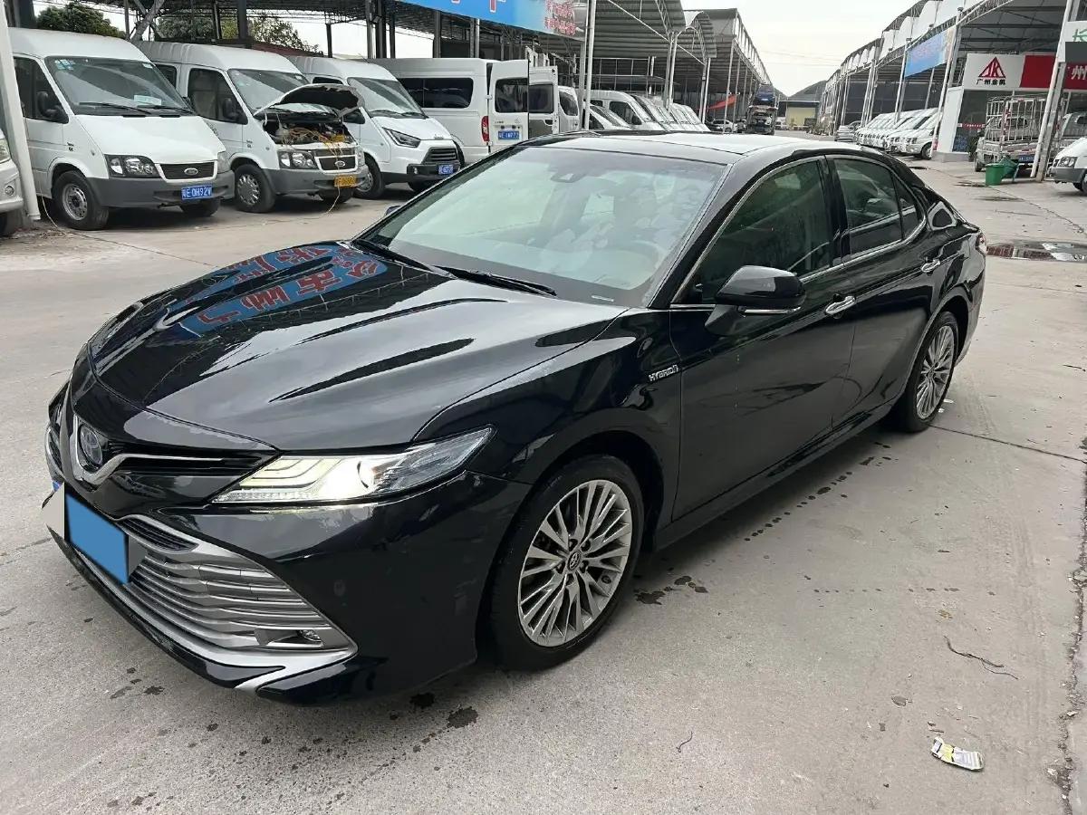 2018 Toyota Camry 2.5L 178HP L4 E-CVT Hybrid