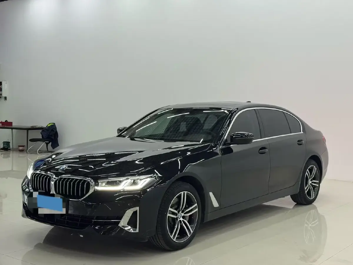 2023 BMW 5 Series 2.0T 245HP L4 8AT