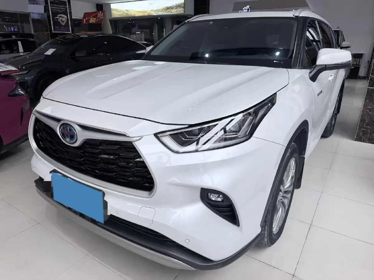 2022 Toyota Highlander 2.5L 192HP L4 E-CVT Hybrid