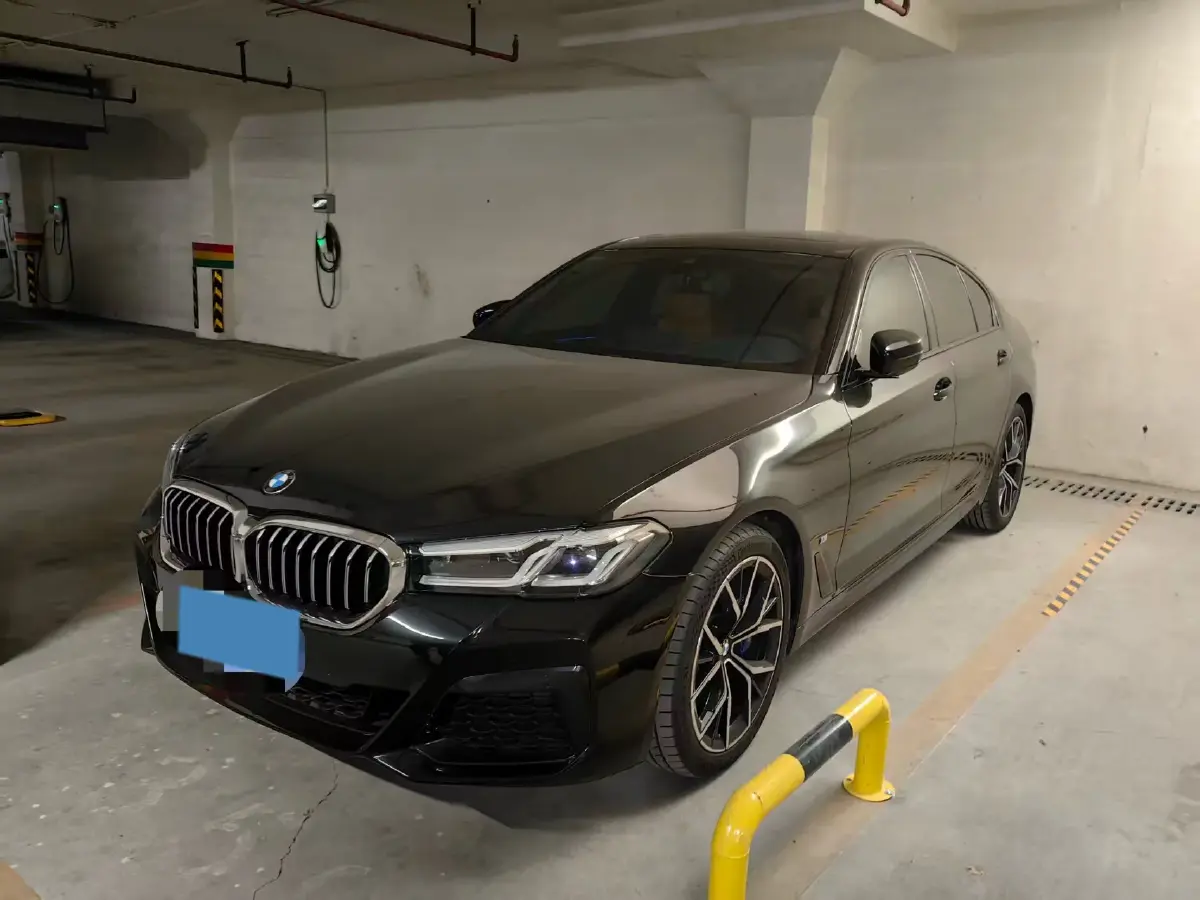 2022 BMW 5 Series 2.0T 252HP L4 8AT