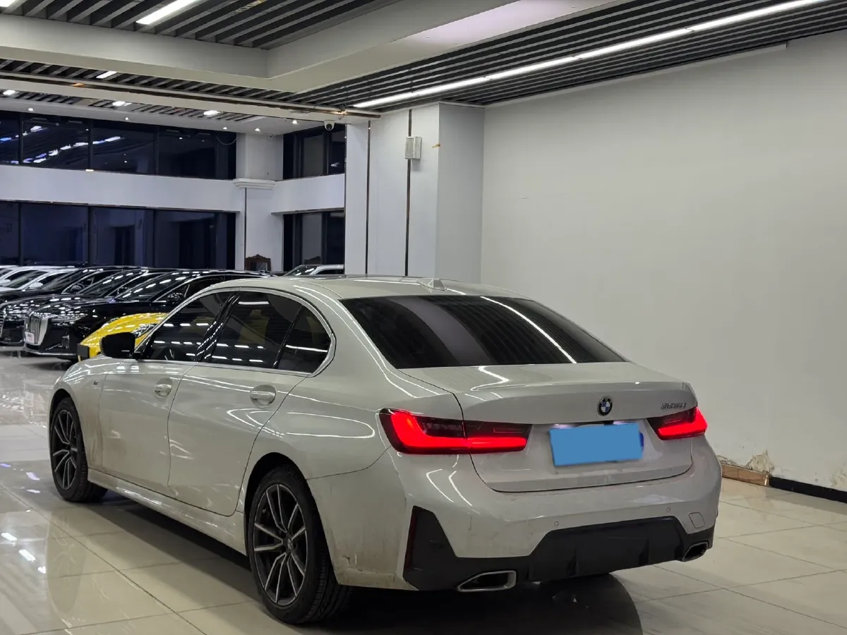 2023 BMW 3 Series 2.0T 156HP L4 8AT,autocango,china used car exporter,china ev exporter,chinese used car exporter,chinese used ev exporter