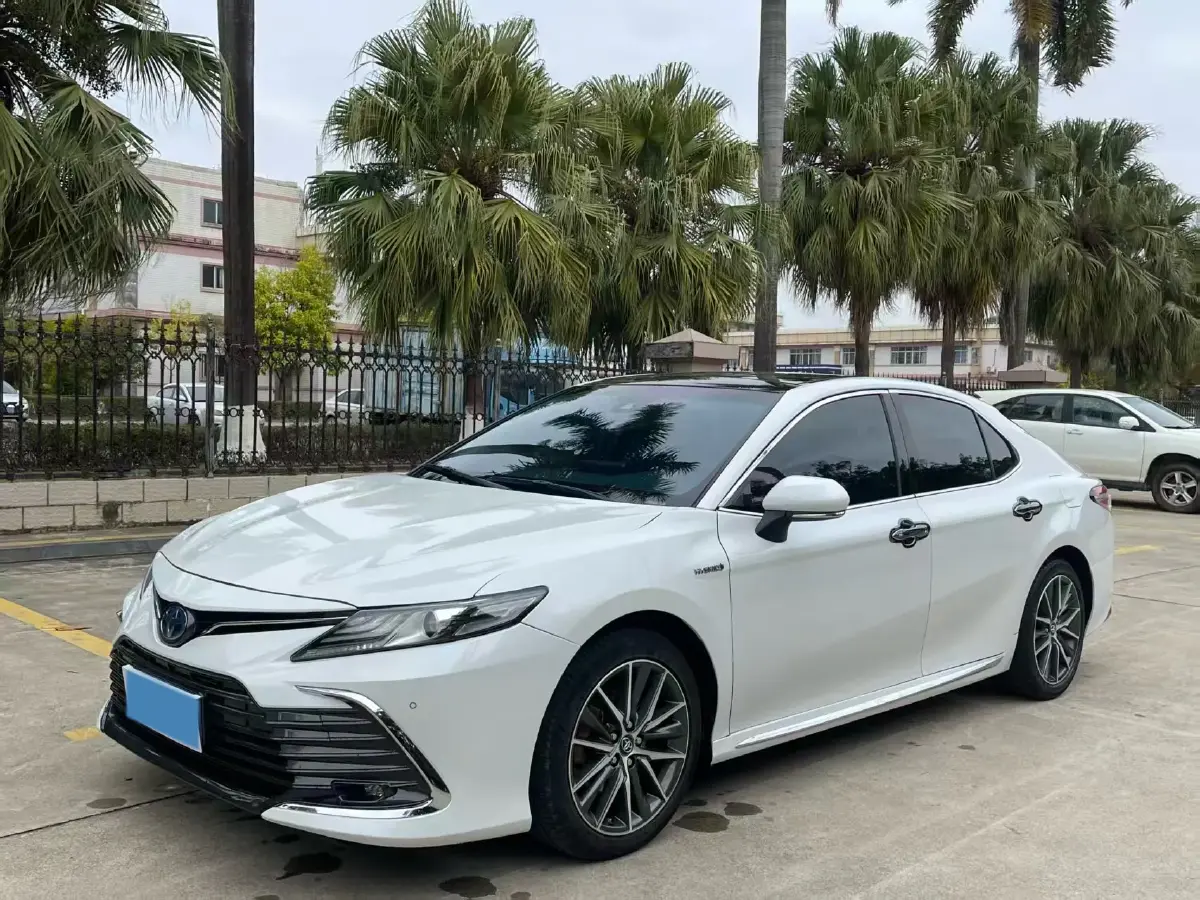 2023 Toyota Camry 2.5L 178HP L4 E-CVT Hybrid