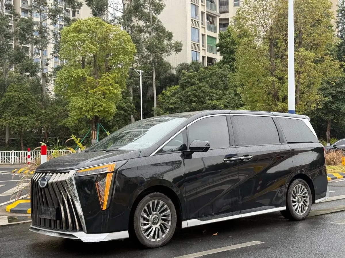 2023 GAC Trumpchi M8 2.0T 190HP L4 E-CVT Hybrid