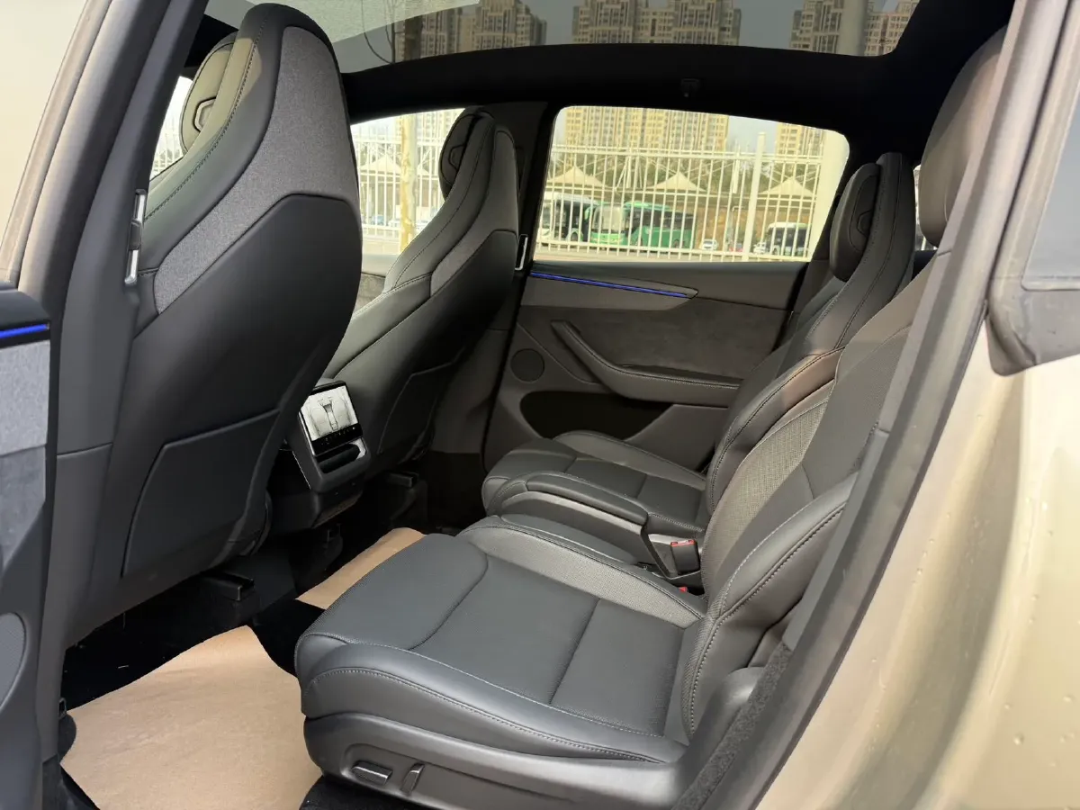 2025 Tesla Model Y L BEV,autocango,china used car exporter,china ev exporter,chinese used car exporter,chinese used ev exporter