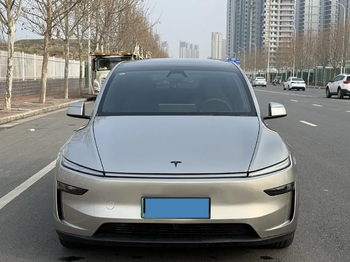 2025 Tesla Model Y L BEV,autocango,china used car exporter,china ev exporter,chinese used car exporter,chinese used ev exporter