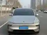 2025 Tesla Model Y L BEV