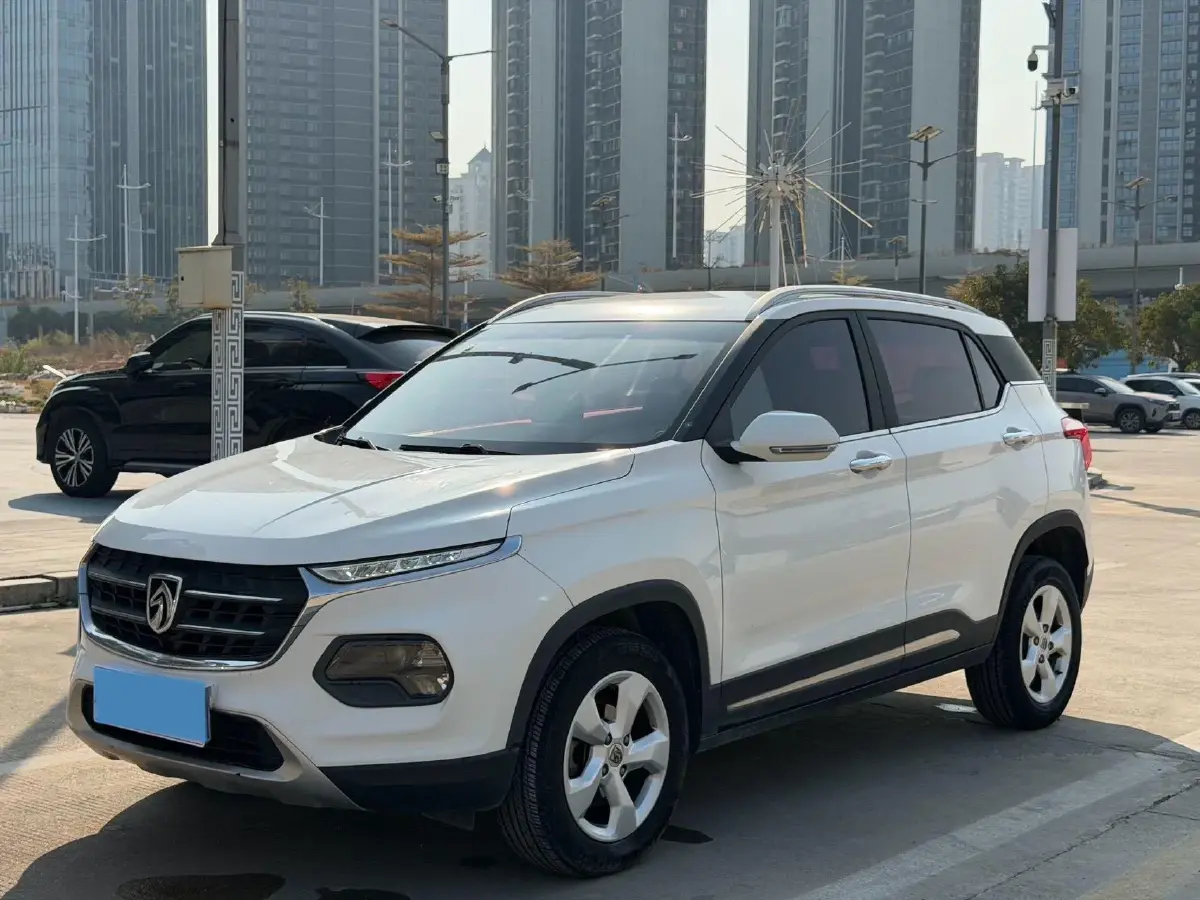 2017 BaoJun 310W 1.5L 105HP L4 6MT