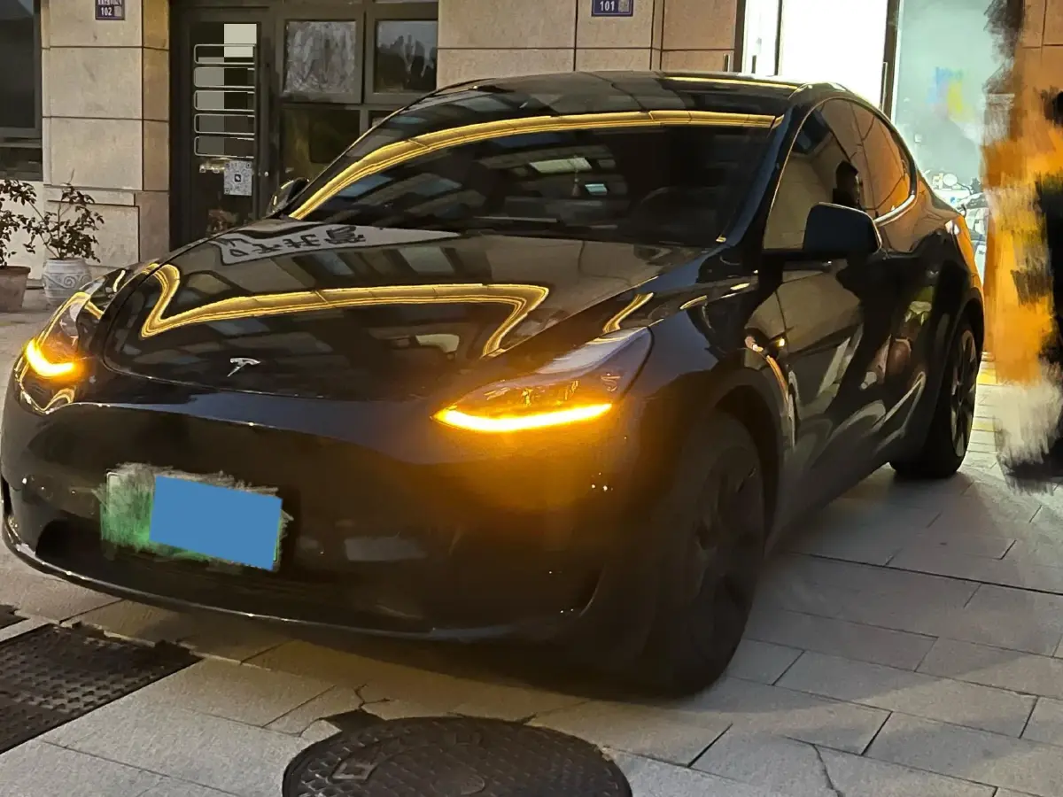 2022 Tesla Model Y BEV 60KWH