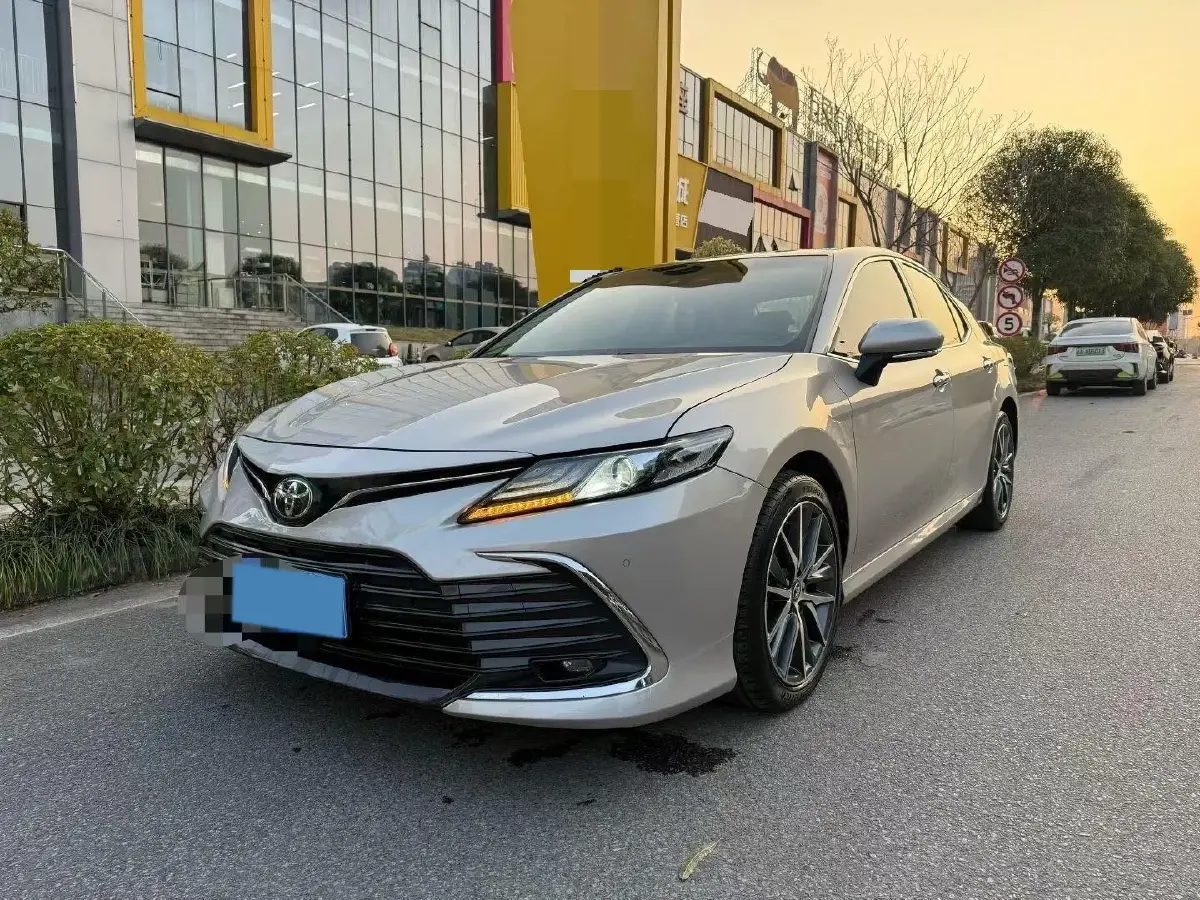 2021 Toyota Camry 2.5L 209HP L4 8AT