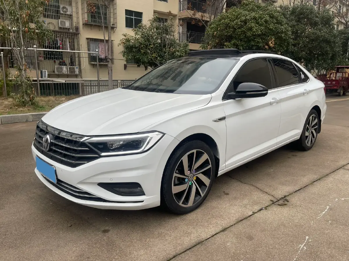 2022 Volkswagen Sagitar 1.4T 150HP L4 7DCT