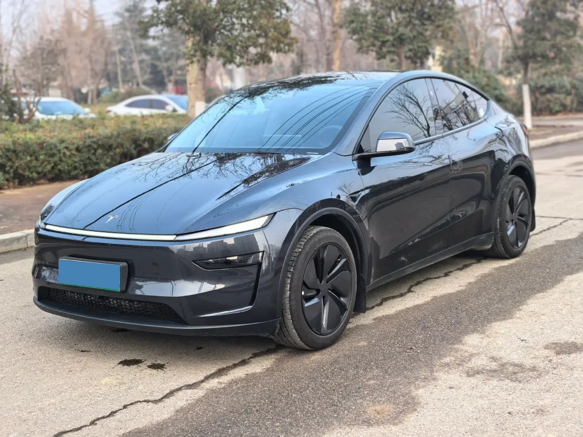 2025 Tesla Model Y BEV 62.5KWH