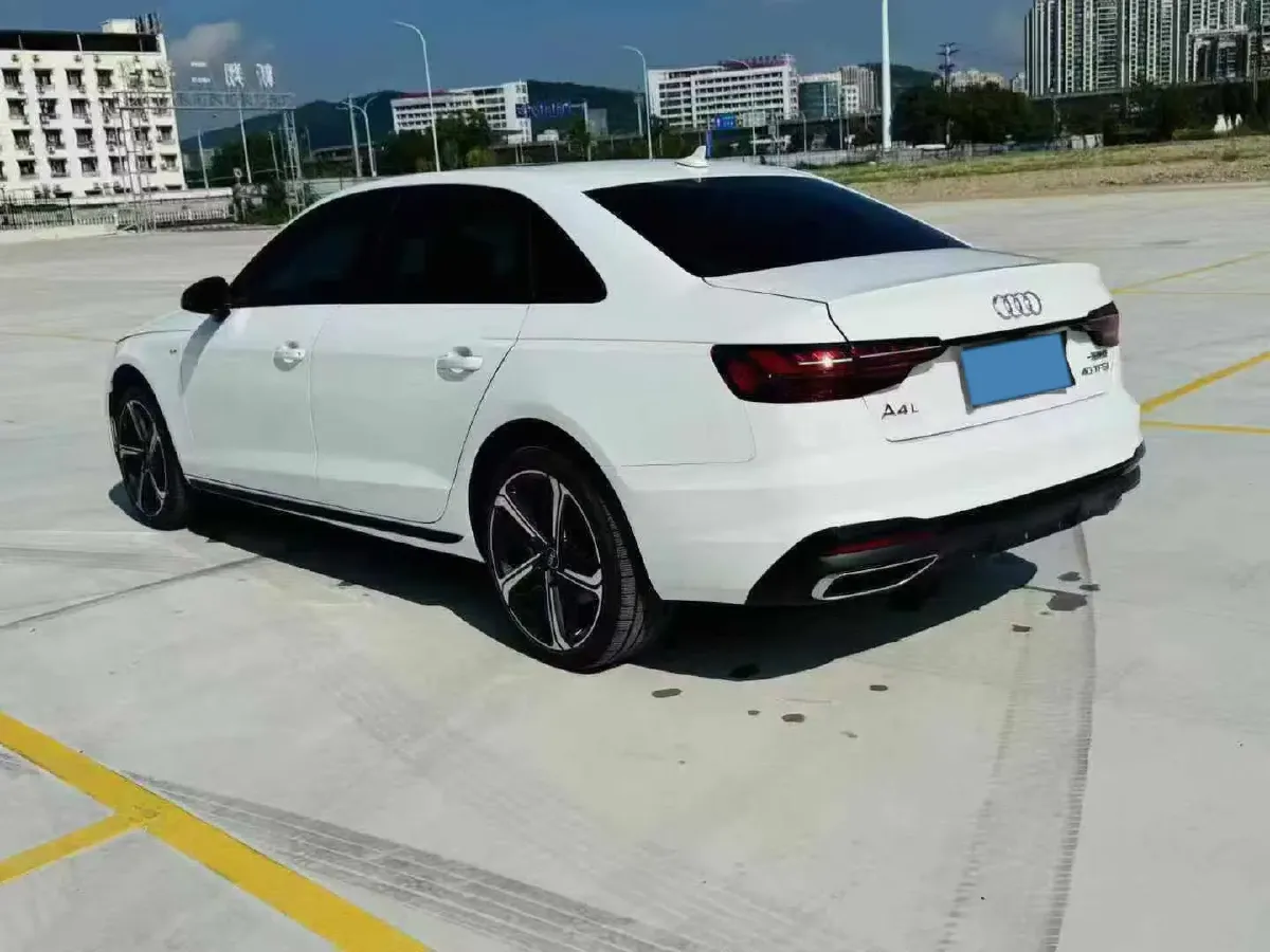 2024 Audi A4L 2.0T 190HP L4 7DCT,autocango,china used car exporter,china ev exporter,chinese used car exporter,chinese used ev exporter
