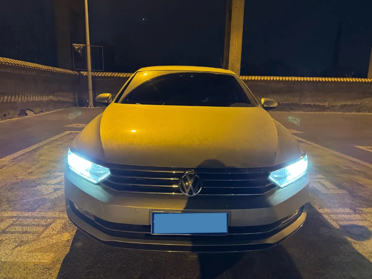 2018 Volkswagen Magotan 1.8T 180HP L4 7DCT,autocango,china used car exporter,china ev exporter,chinese used car exporter,chinese used ev exporter