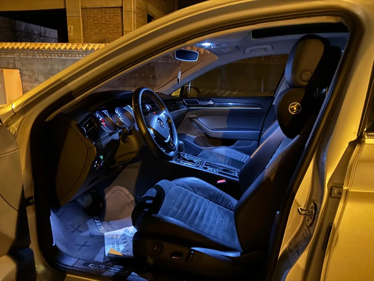 2018 Volkswagen Magotan 1.8T 180HP L4 7DCT,autocango,china used car exporter,china ev exporter,chinese used car exporter,chinese used ev exporter