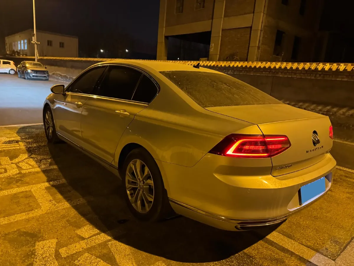 2018 Volkswagen Magotan 1.8T 180HP L4 7DCT,autocango,china used car exporter,china ev exporter,chinese used car exporter,chinese used ev exporter