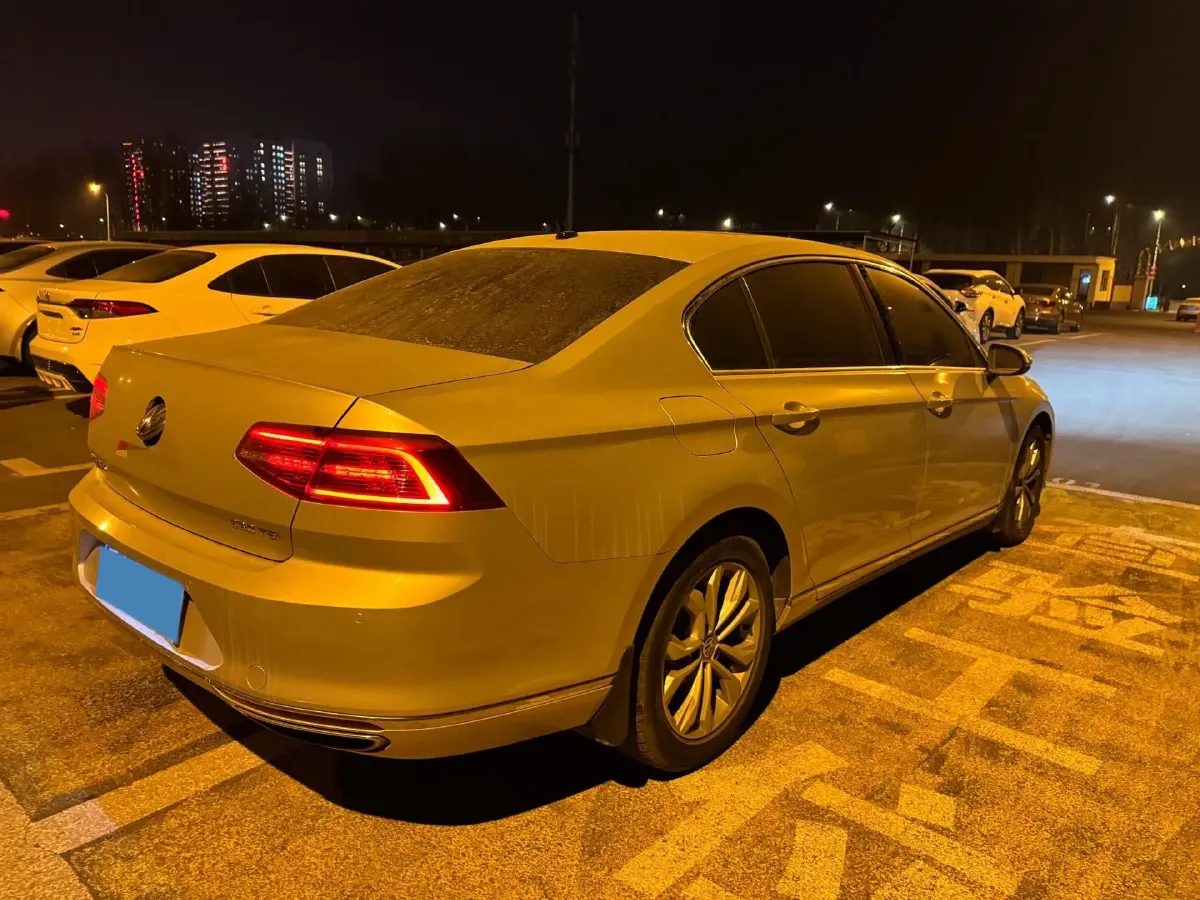 2018 Volkswagen Magotan 1.8T 180HP L4 7DCT,autocango,china used car exporter,china ev exporter,chinese used car exporter,chinese used ev exporter