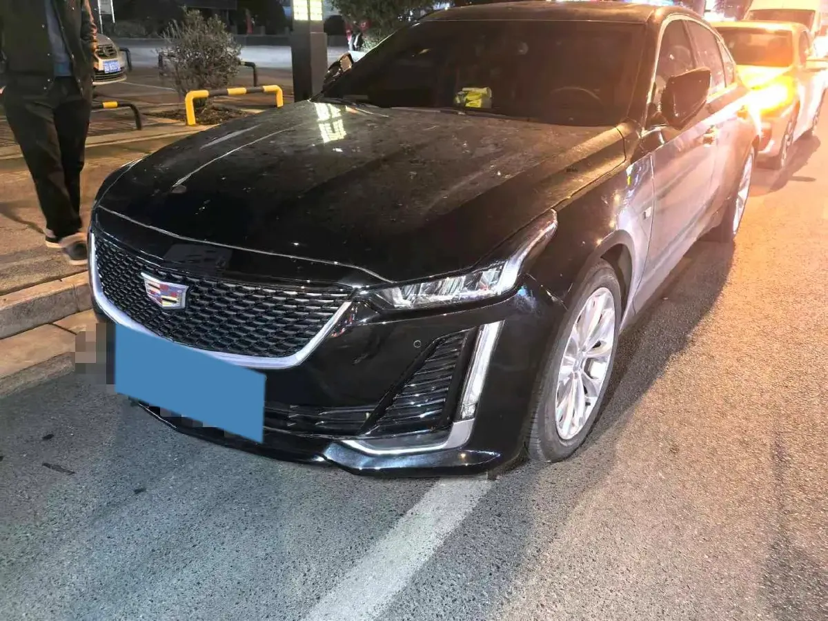 2023 Cadillac CT5 2.0T 237HP L4 10AT