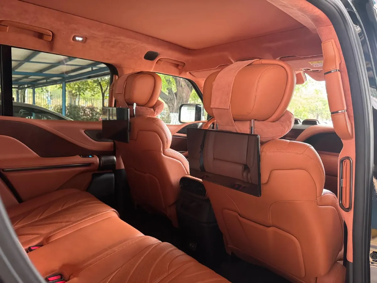 2023 YangWang U8 2.0T 272HP L4 REEV 49.05KWH,autocango,china used car exporter,china ev exporter,chinese used car exporter,chinese used ev exporter