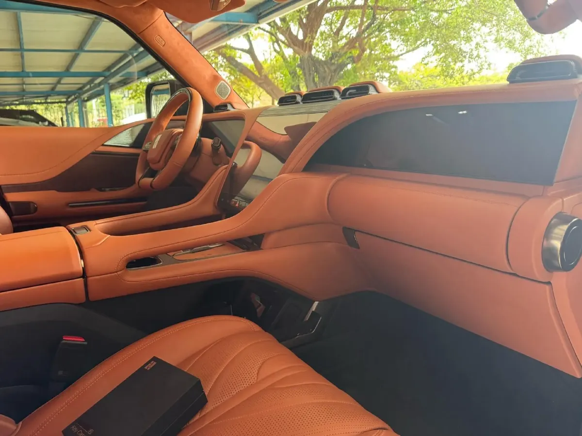 2023 YangWang U8 2.0T 272HP L4 REEV 49.05KWH,autocango,china used car exporter,china ev exporter,chinese used car exporter,chinese used ev exporter