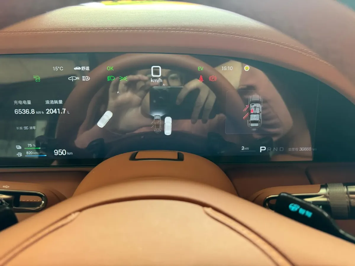 2023 YangWang U8 2.0T 272HP L4 REEV 49.05KWH,autocango,china used car exporter,china ev exporter,chinese used car exporter,chinese used ev exporter