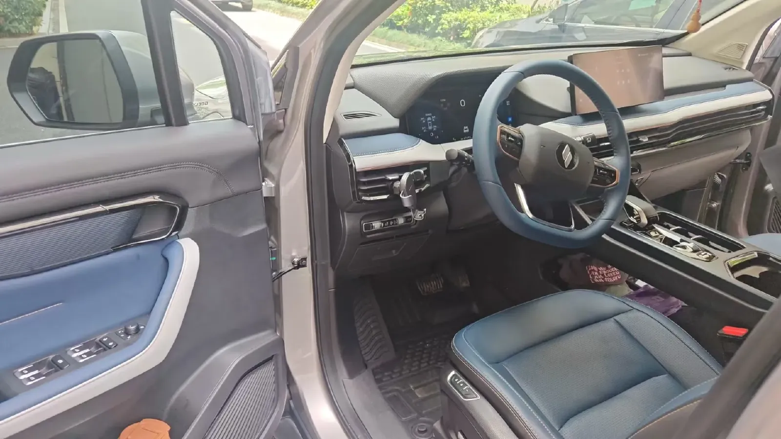 2023 Livan 9 BEV 66.57KWH,autocango,china used car exporter,china ev exporter,chinese used car exporter,chinese used ev exporter