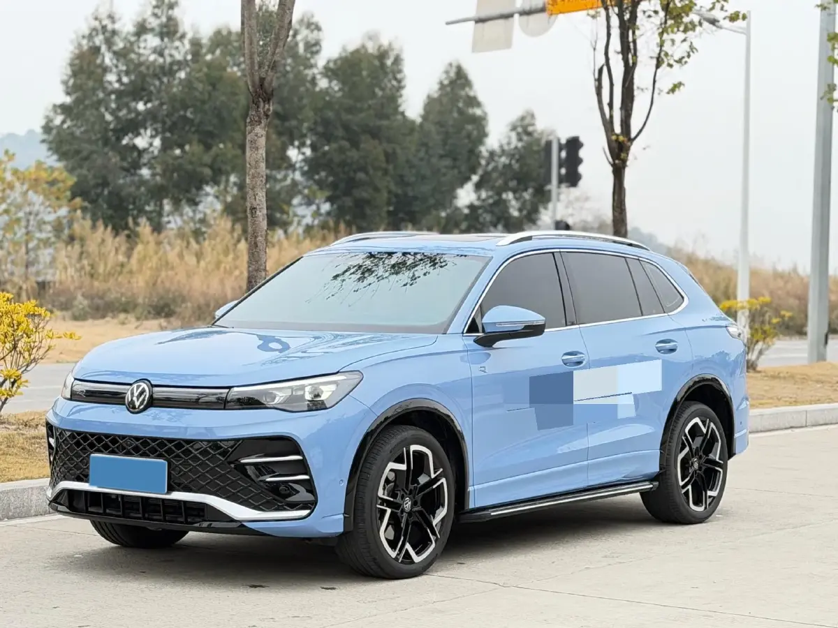 2025 Volkswagen Tiguan L 2.0T 220HP L4 7DCT