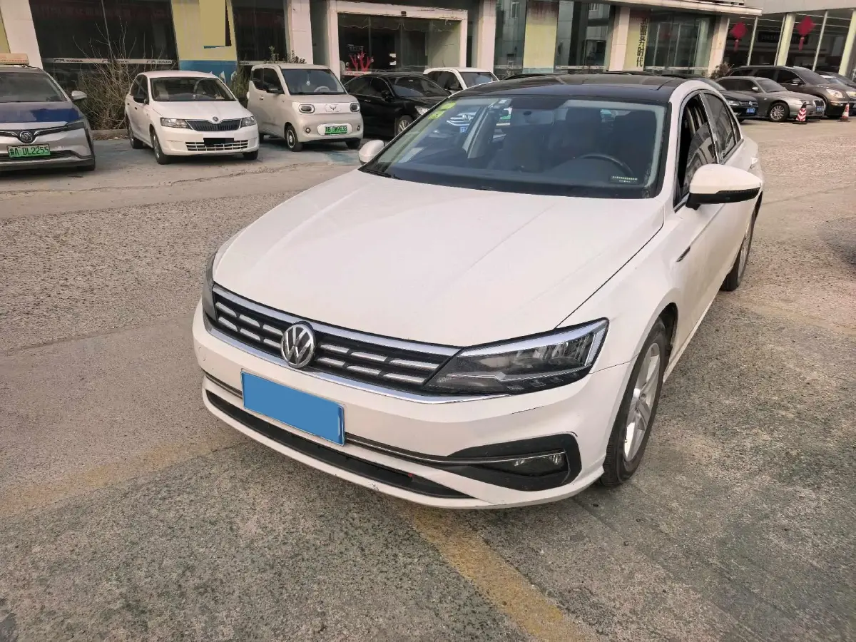 2019 Volkswagen T-Cross 1.4T 150HP L4 7DCT