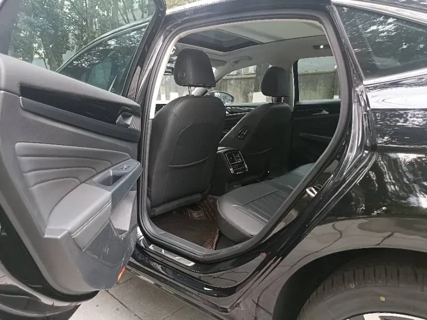 2023 Volkswagen Passat 2.0T 186HP L4 7DCT,autocango,china used car exporter,china ev exporter,chinese used car exporter,chinese used ev exporter