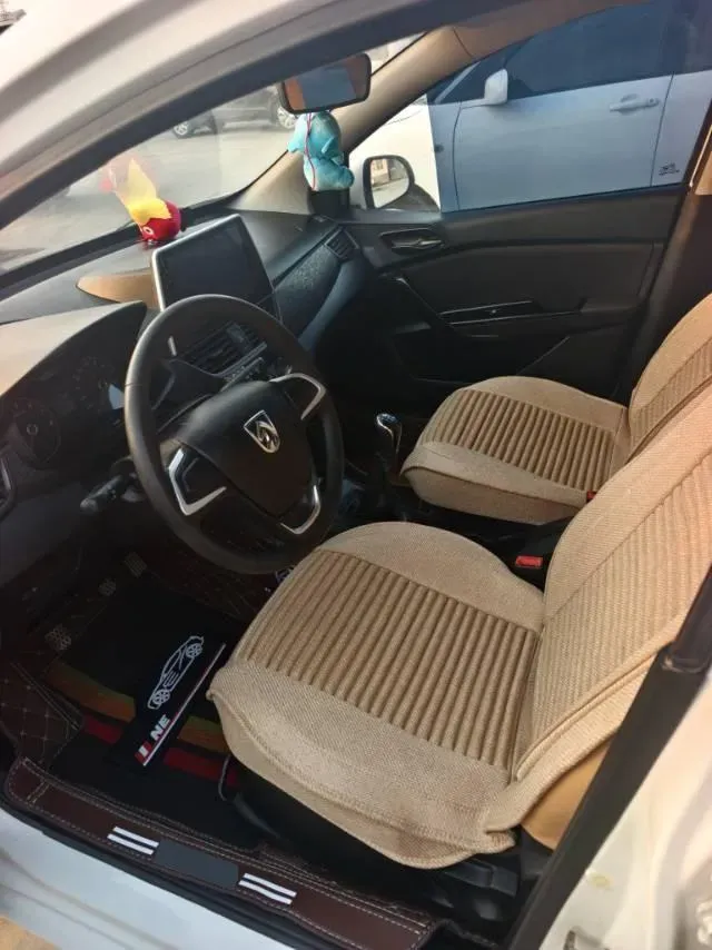 2016 BaoJun 310 1.2L 82HP L4 5MT,autocango,china used car exporter,china ev exporter,chinese used car exporter,chinese used ev exporter