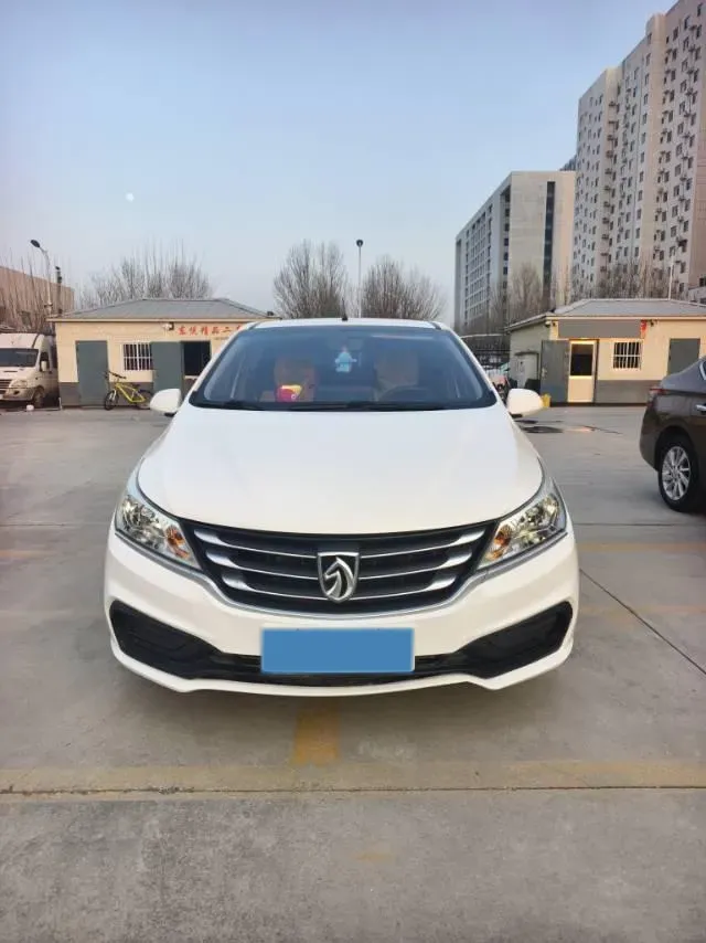 2016 BaoJun 310 1.2L 82HP L4 5MT,autocango,china used car exporter,china ev exporter,chinese used car exporter,chinese used ev exporter