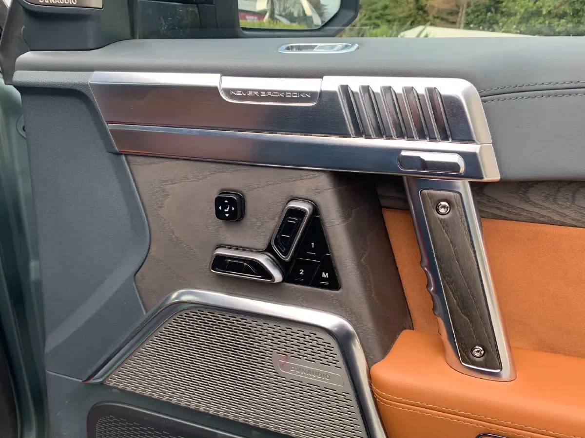 2023 M Hero 917 REEV 197HP 2AT REEV 65.8KWH,autocango,china used car exporter,china ev exporter,chinese used car exporter,chinese used ev exporter