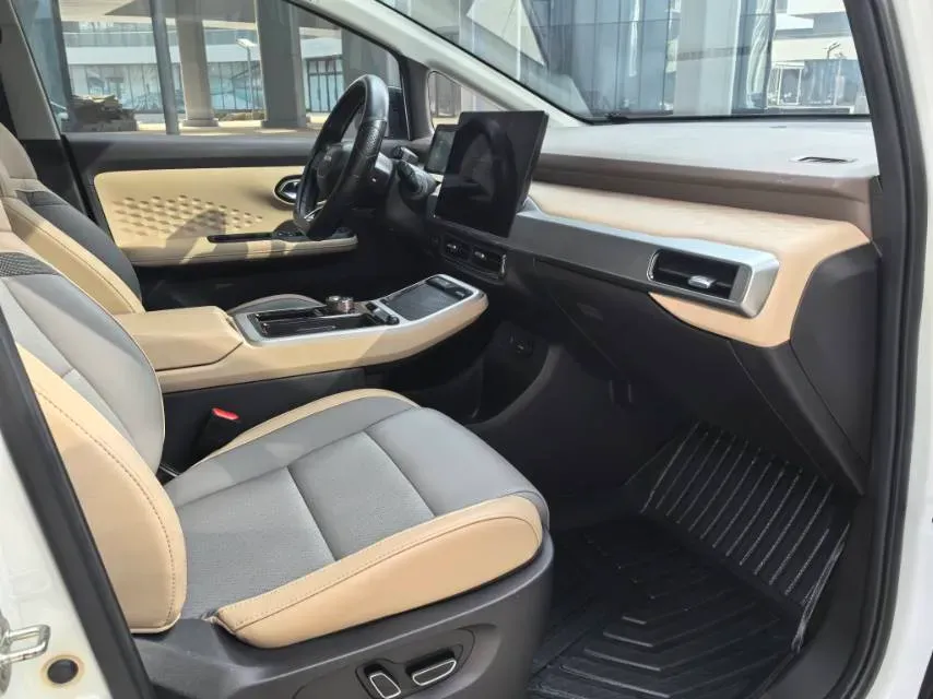 2022 Geely Okavango 1.8T 184HP L4 7DCT,autocango,china used car exporter,china ev exporter,chinese used car exporter,chinese used ev exporter