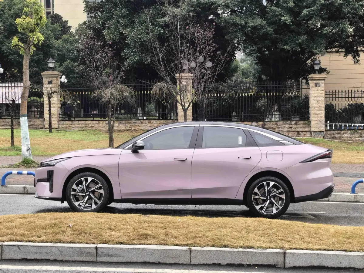 2024 Geely Galaxy L6 1.5T 163HP L4 3DHT PHEV,autocango,china used car exporter,china ev exporter,chinese used car exporter,chinese used ev exporter