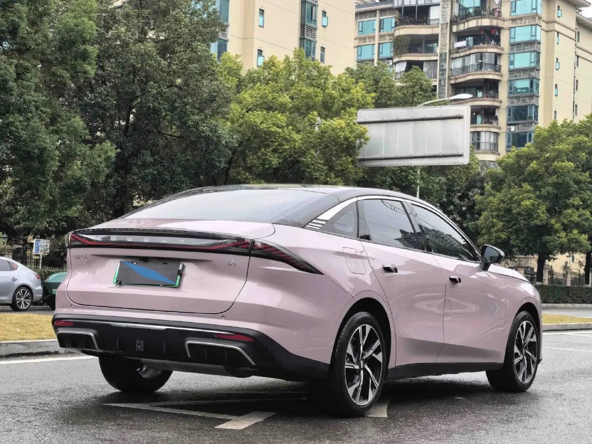 2024 Geely Galaxy L6 1.5T 163HP L4 3DHT PHEV,autocango,china used car exporter,china ev exporter,chinese used car exporter,chinese used ev exporter