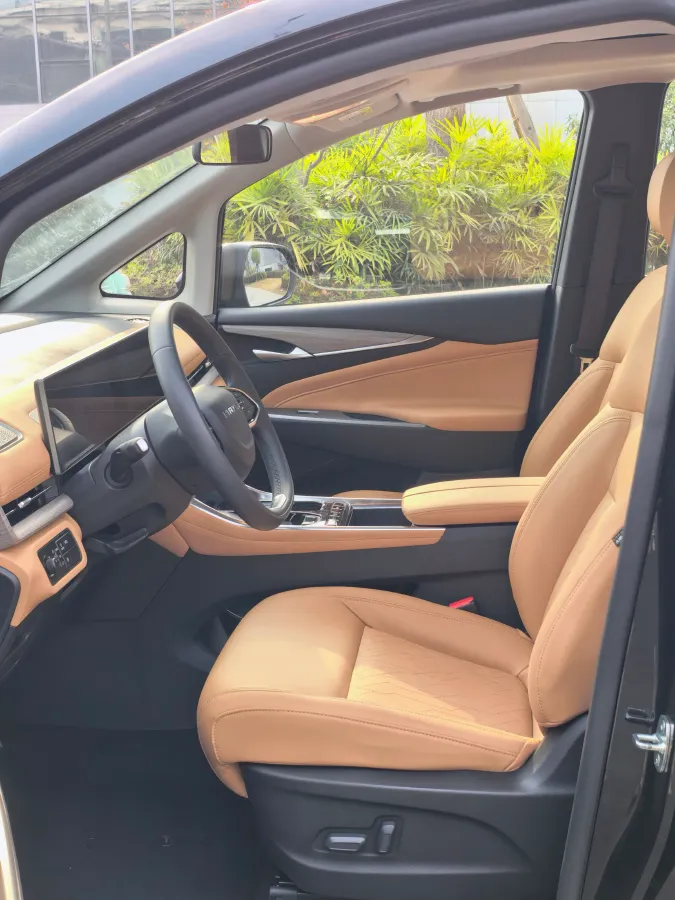 2025 MAXUS G50 PHEV 1.5L 98HP L4 1DHT PHEV 18.65KWH,autocango,china used car exporter,china ev exporter,chinese used car exporter,chinese used ev exporter