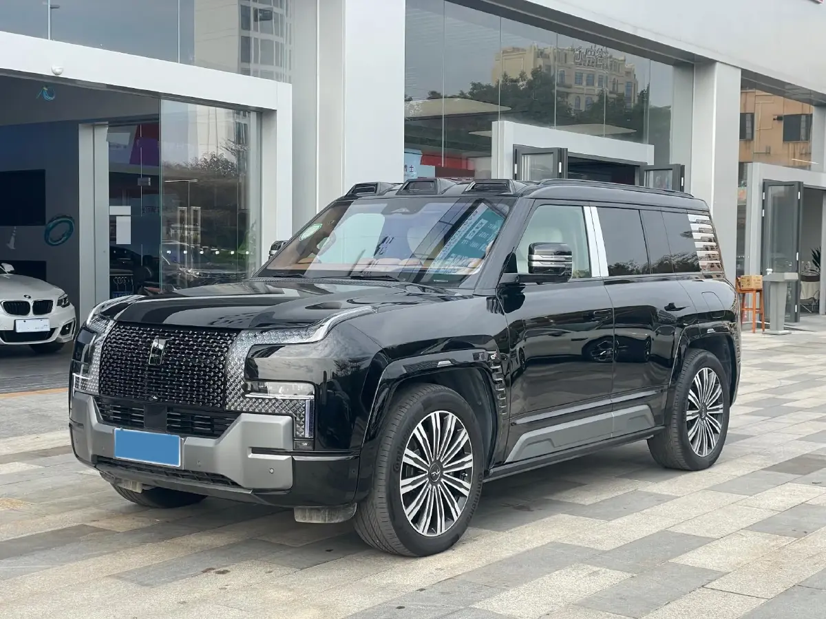 2023 YangWang U8 2.0T 272HP L4 REEV 49.05KWH