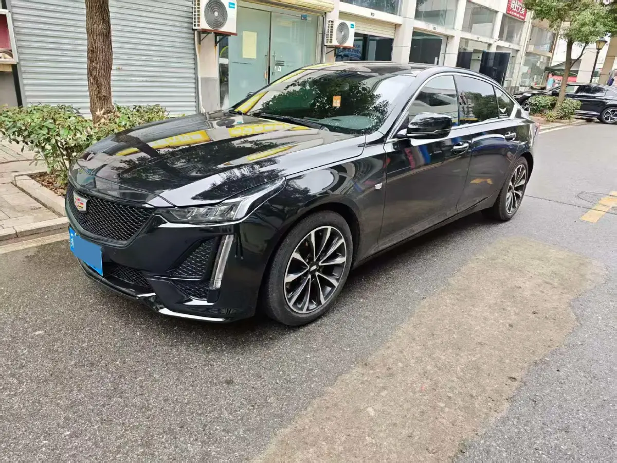 2022 Cadillac CT5 2.0T 237HP L4 10AT