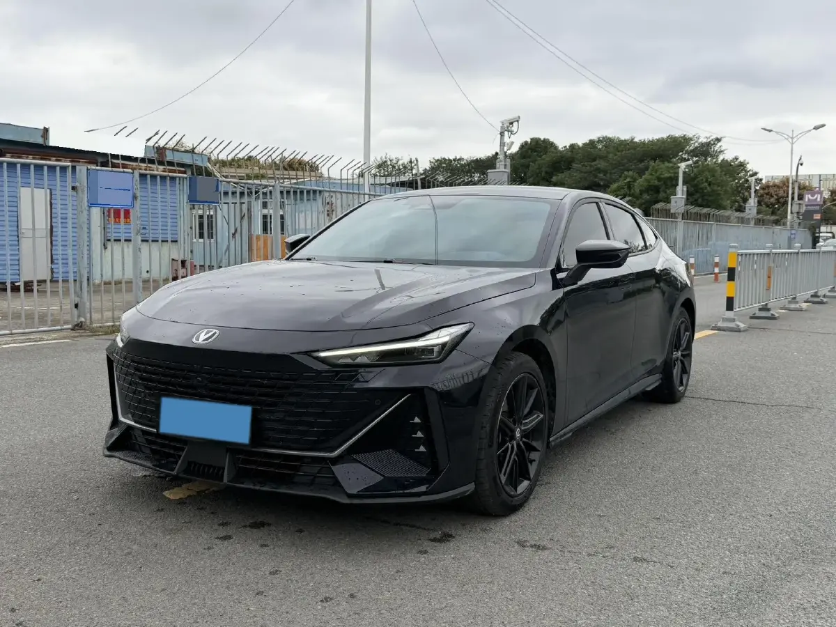 2023 ChangAn UNI-V 1.5T 188HP L4 7DCT