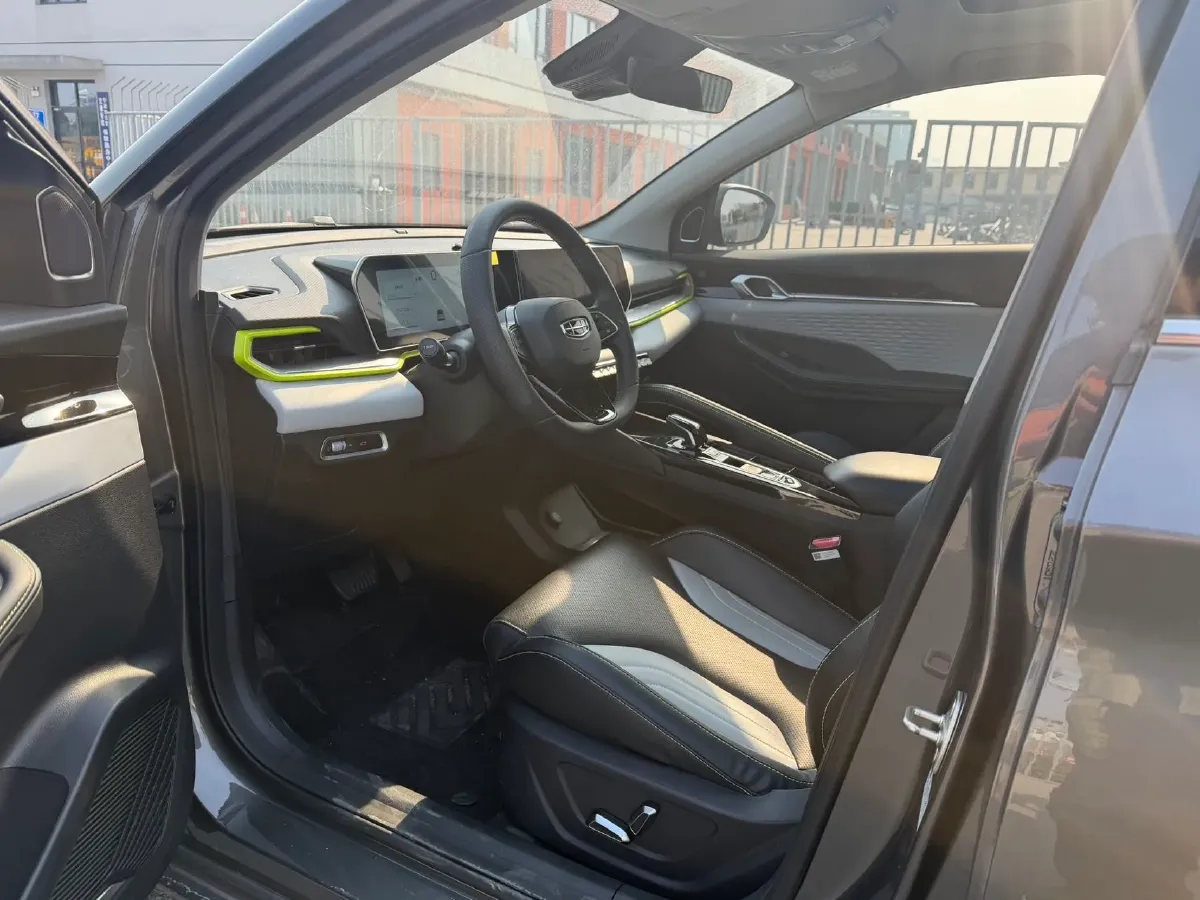 2022 Geely Coolray 1.5T 181HP L4 7DCT,autocango,china used car exporter,china ev exporter,chinese used car exporter,chinese used ev exporter