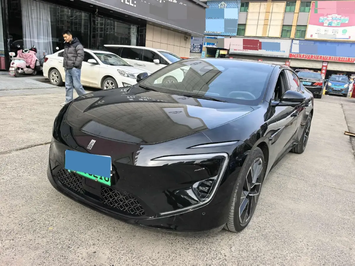 2025 Avatr 12 1.5T 156HP L4 REEV 39.05KWH