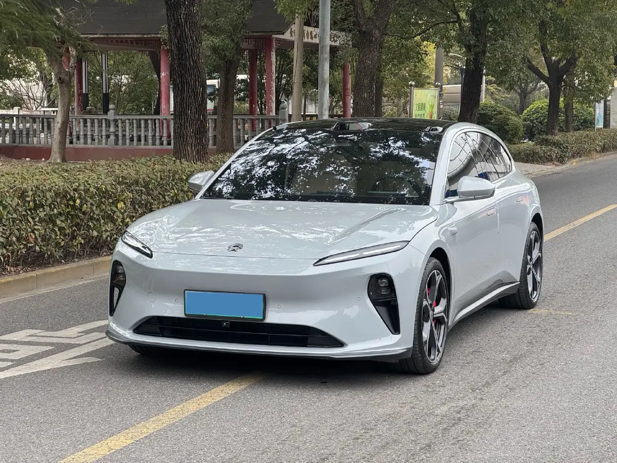 2023 NIO ET5T BEV 75KWH